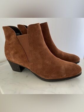 Munro Jackson Chestnut Brown Suede Ankle Boots 8.5 M
